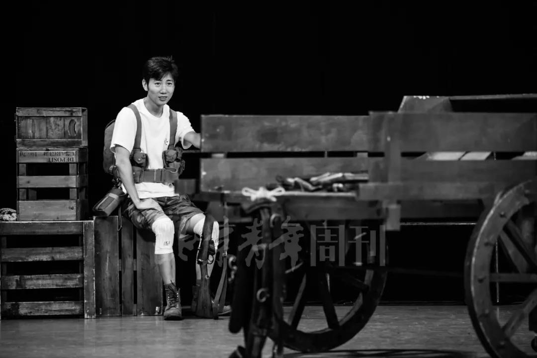 我采访了“马头”、“马前腿”和“马后腿”｜《战马》幕后