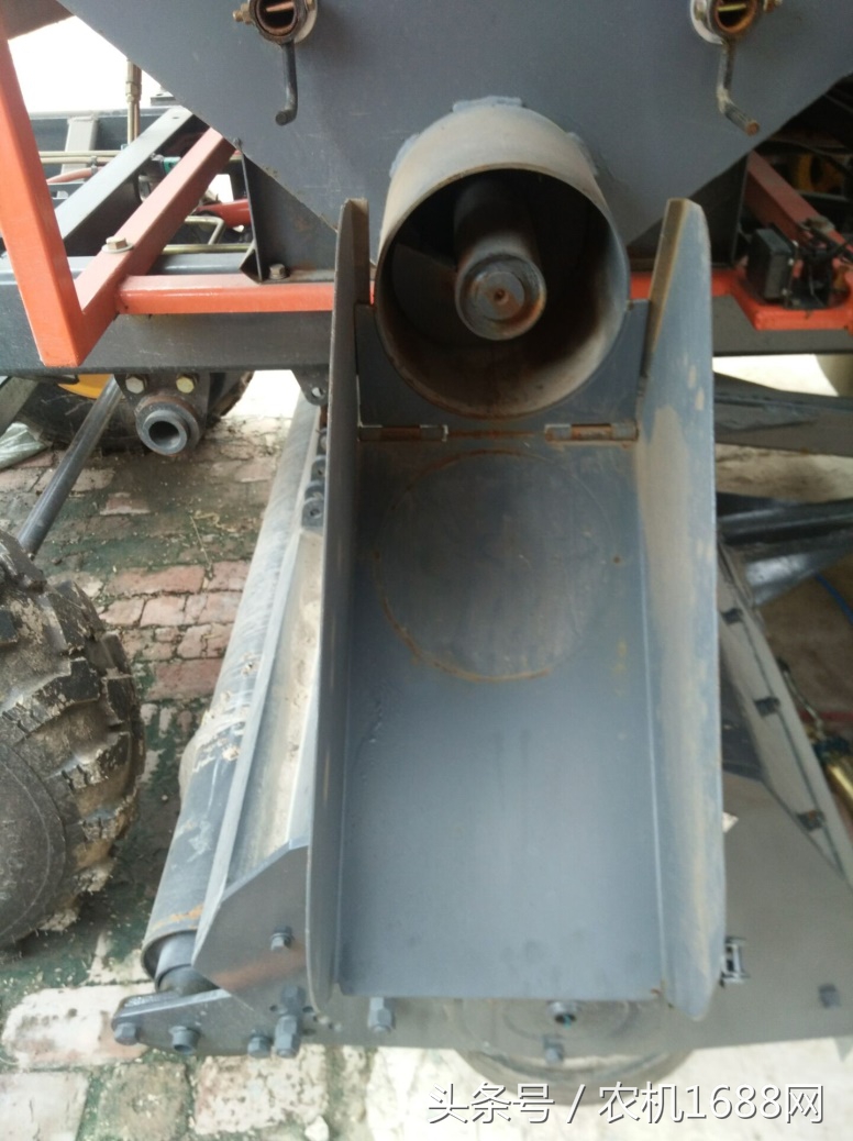 20款的英虎玉米收获机,国外最先进玉米收获机