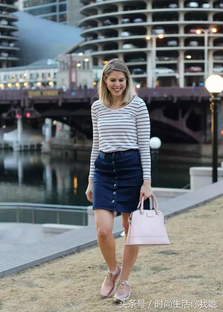 平胸女孩怎么穿才好看,平胸女人怎么穿好看