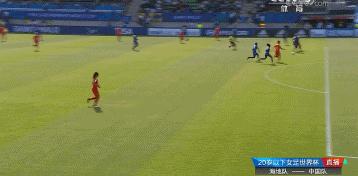 世界杯中国女足姑娘禁区内花式过人戏耍对手！这一招够国足学几年