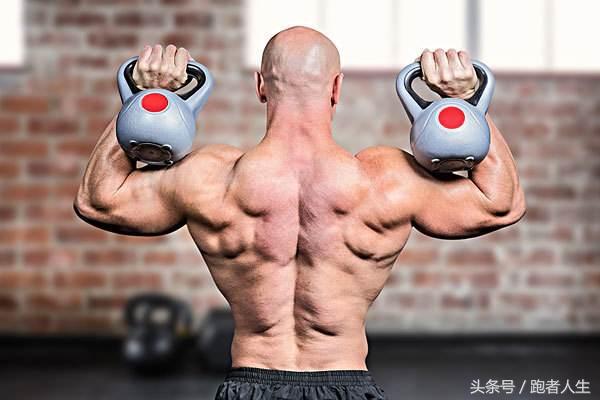 三角肌怎么练可以练到最大无器材,三角肌锻炼不到位