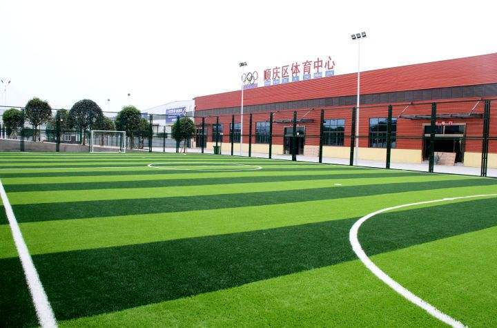 如何合理投资足球场照明灯,足球场灯具投资