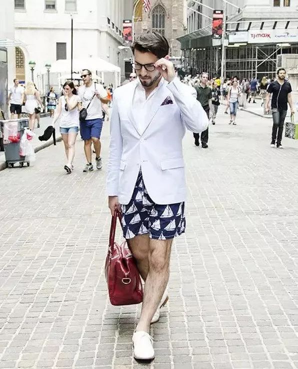 钢铁直男与钢筋直男,钢铁直男和钛合金直男