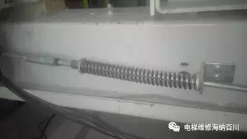 电梯外呼维修视频,电梯外呼显示检修怎么处理