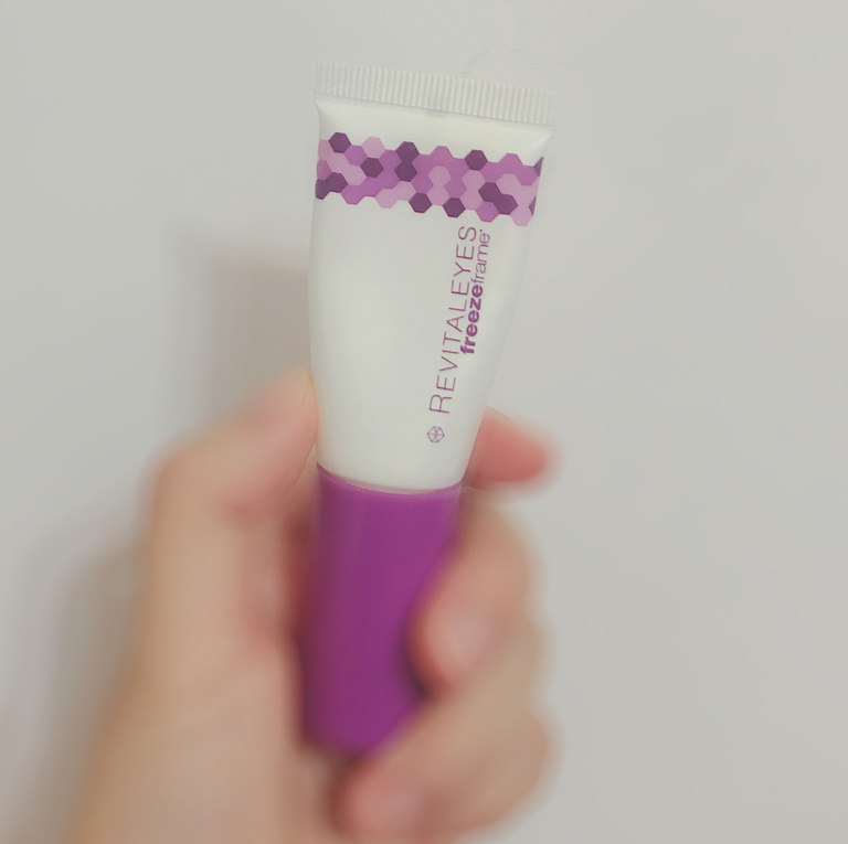 消除眼细纹眼霜,改善肿眼的眼霜