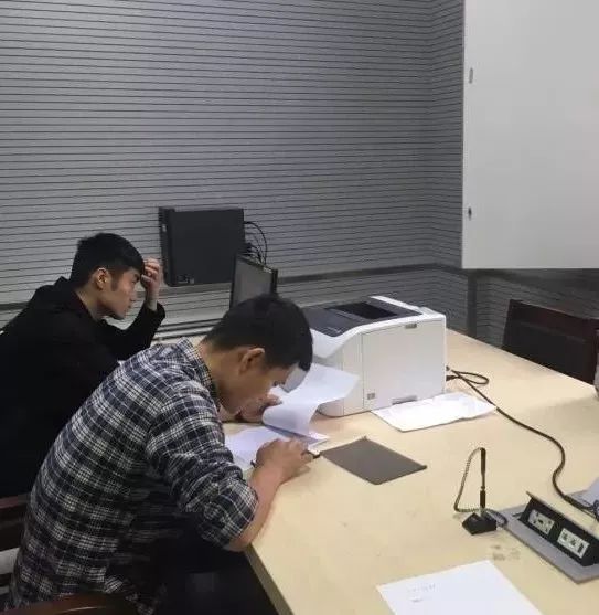 在微信朋友圈卖这个,上百人被抓获,大多是女性,金华警方破获大案