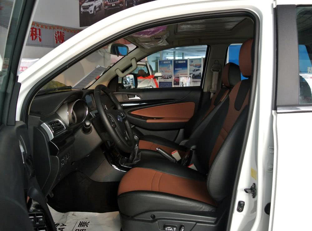 新款凯迪拉克suv,与凯迪拉克xt6差不多的车型