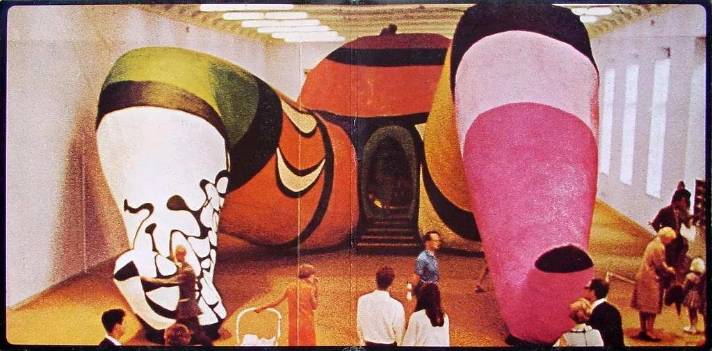 生活遭遇不幸，但她举起枪，以颜色还以痛击！