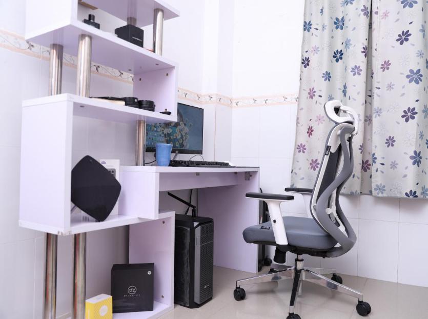 好调节的电脑椅,黑白调的电脑椅怎么样