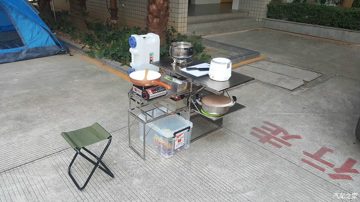 自驾游旅行睡逍客车里,逍客当房车用