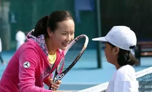 网球初学者如何练好打网球,网球的技巧视频教程