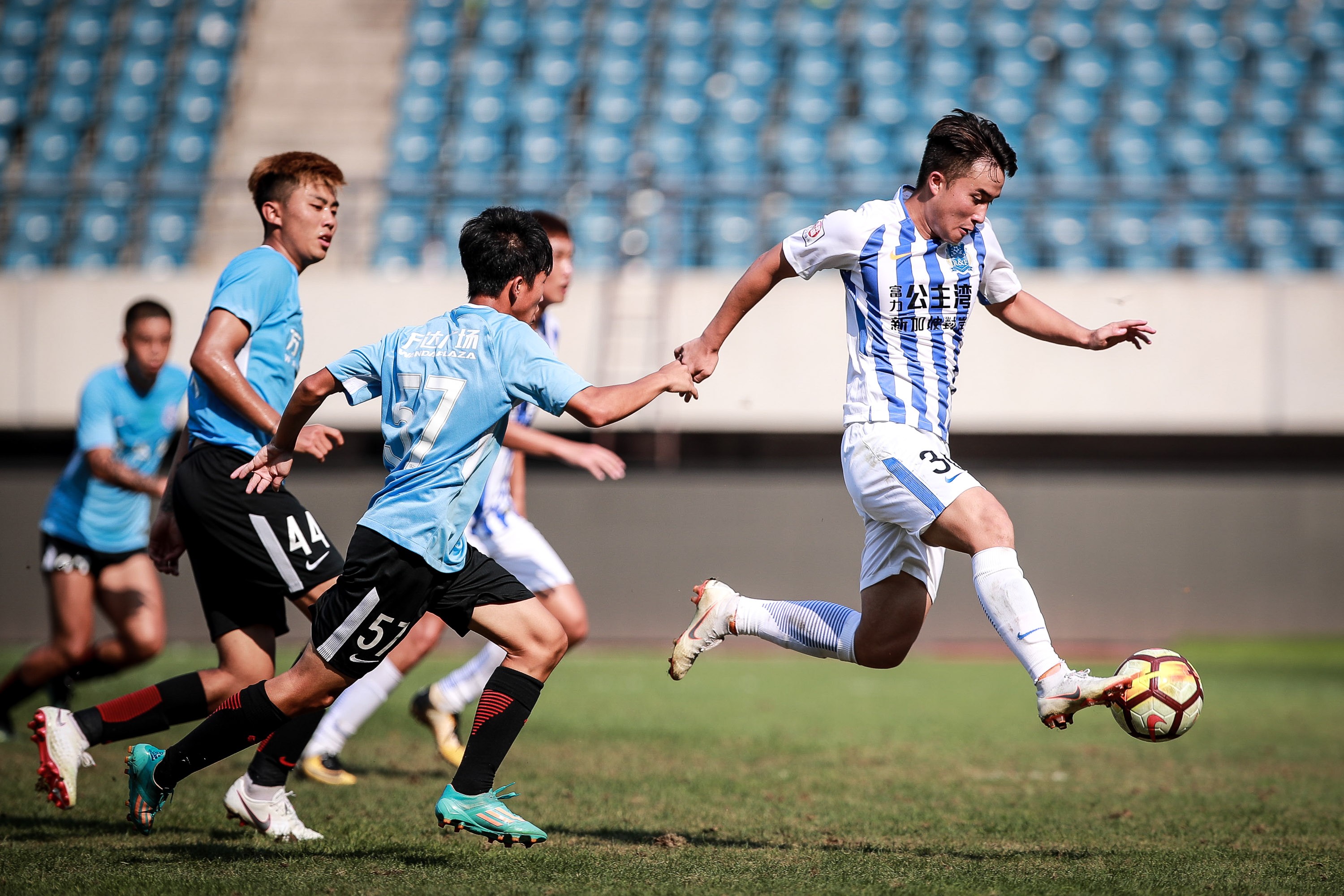 预备队广州富力对广州恒大,小将对富力