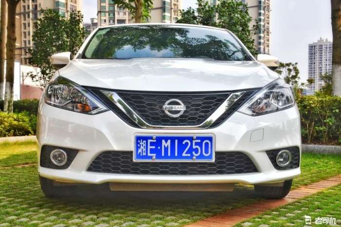 5万块日产天籁值得买吗,适合年轻人的第一辆车10万