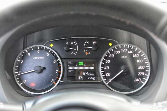 5万块日产天籁值得买吗,适合年轻人的第一辆车10万