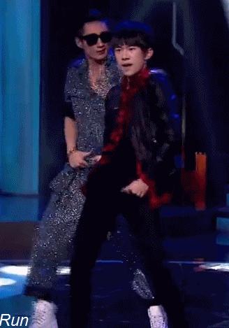 易烊千玺被王俊凯吐槽,易烊千玺和蔡徐坤同框