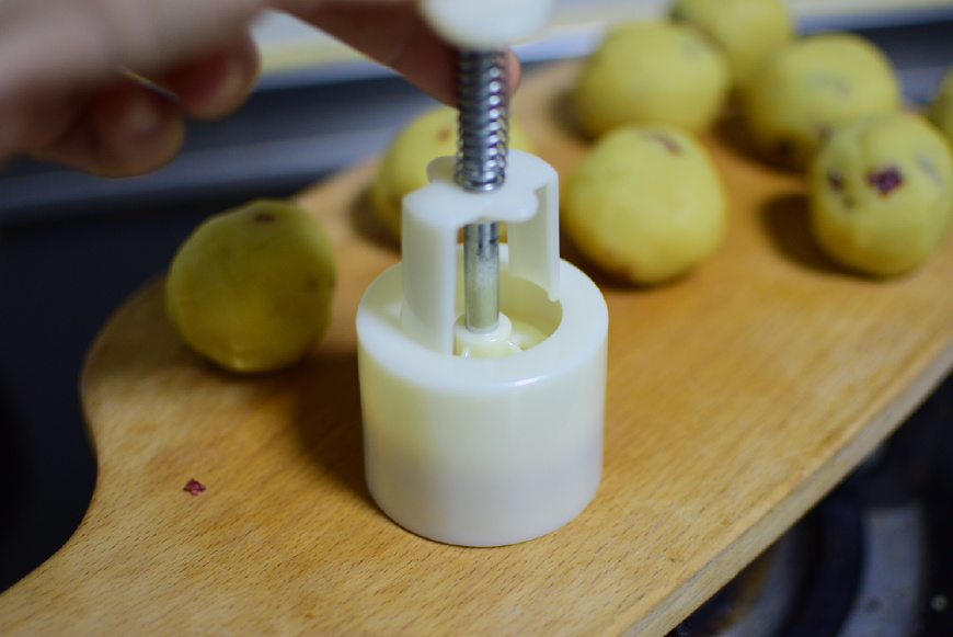 教你绿豆糕正宗的做法，软嫩香甜，还能解暑，做法简单，一看就会