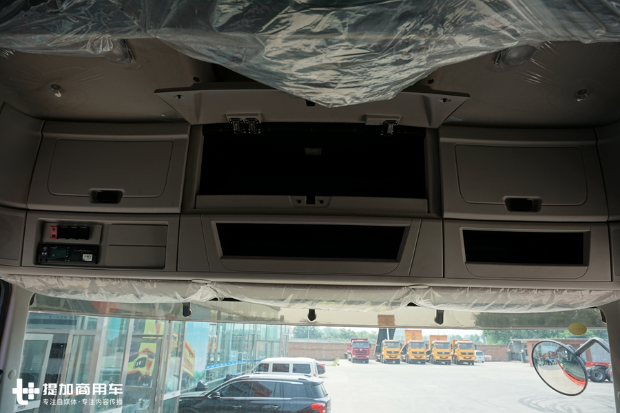 据说拉风叶大件都没有问题，这是国产重载卡车市场的又一悍将？