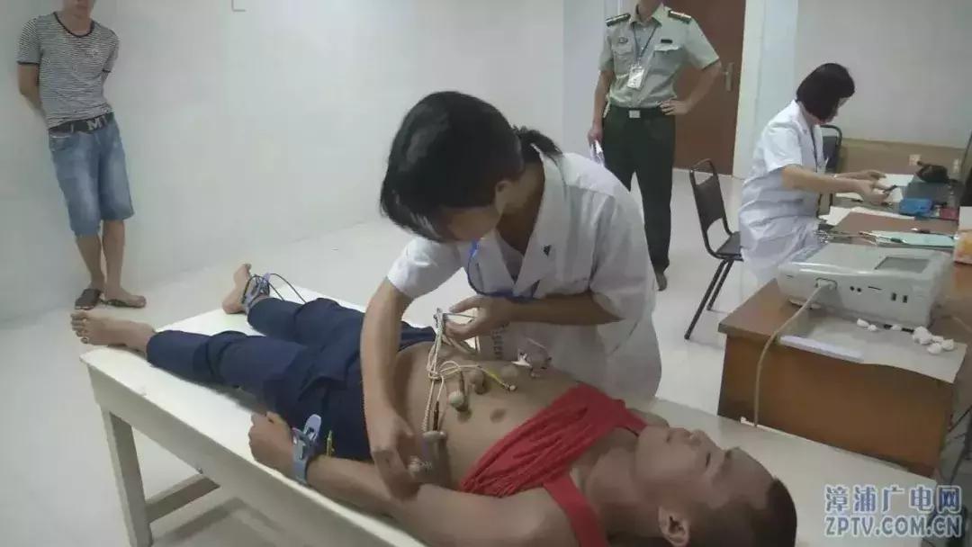 想参军的青年，你知道2018年度征兵体检标准吗，快来看看你符不符合标准吧！