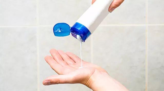 冷水洗头的危害后一直头晕,脑梗多久可以用洗发水洗头