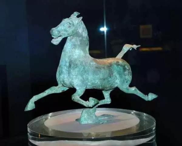 仙岛最大的古墓,蓬莱仙岛挖出千年古墓