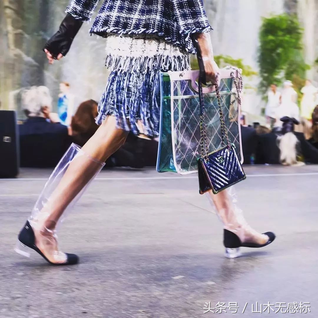 雨季正确穿搭,4款推荐让你轻松搞定早秋搭配