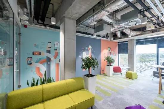 极简办公空间设计风格,会玩是个高水平的工作