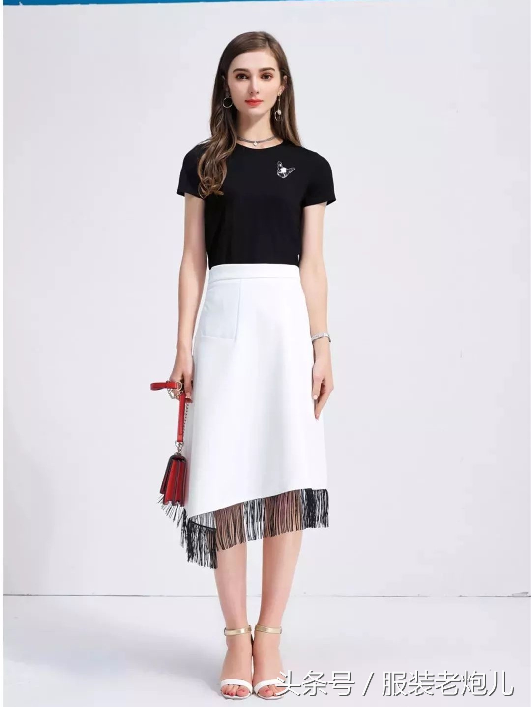 想要品牌服装店生意爆红怎么做,开服装店两年了怎样让生意好起来