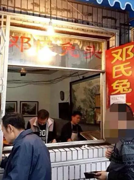 一天卖出1000只鸡,一天卖几千只的兔子