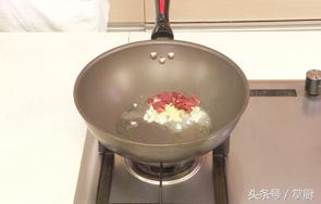 酒糟鱼的家常做法小视频,江西省丰城市白土镇香辣酒糟鱼