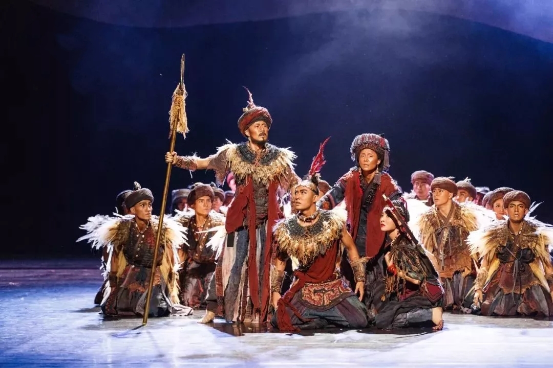 他们跳“非遗”铓鼓舞他们是跳舞最男人的舞者