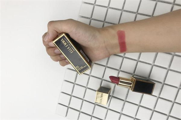 适合学生党不明显提气色的口红 (黄黑皮深唇色不拔干平价口红推荐)