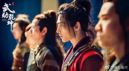 翻盘了,两年不见,我竟然被杨洋满脸胡渣的糙汉形象圈粉了