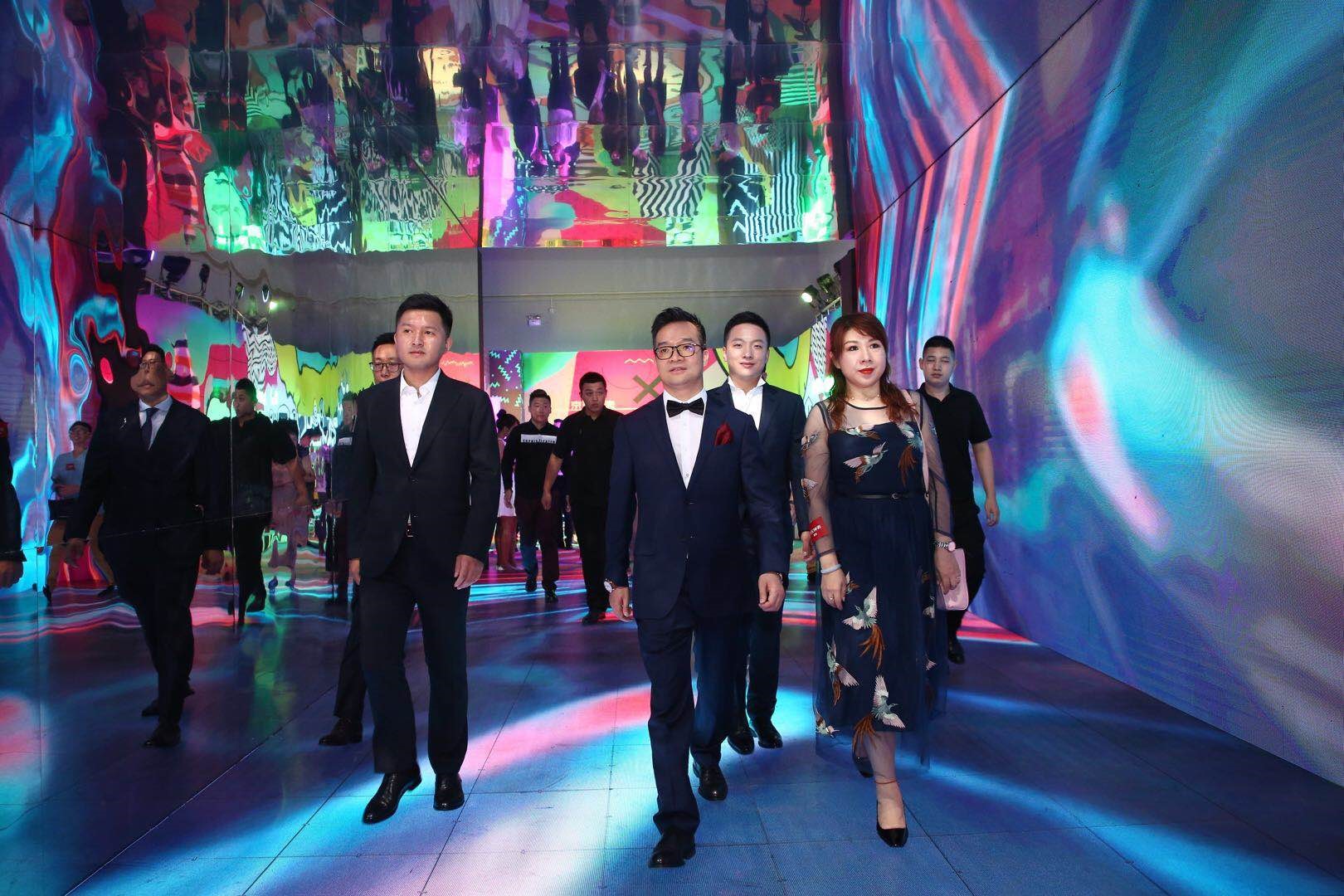 京东逆势上扬,京东钟表