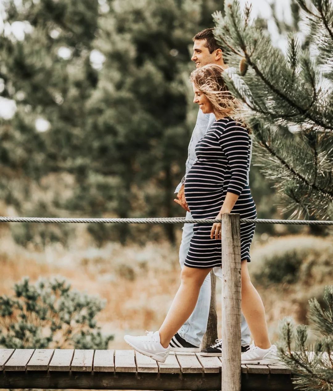 孕八个月做什么运动有助于分娩,孕期做什么运动有利于顺产