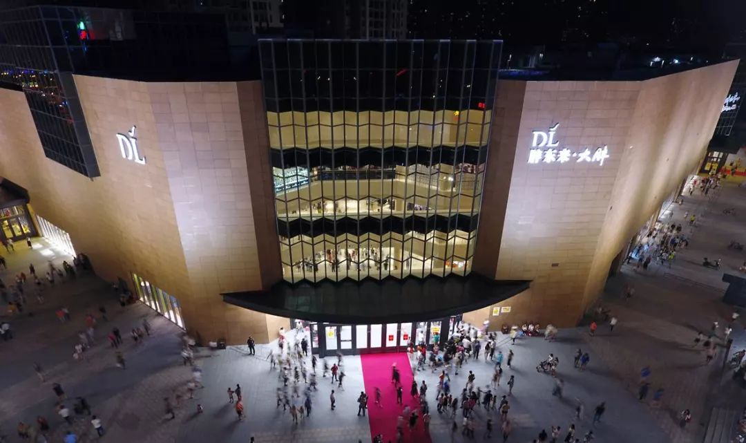 这个三线城市的“传奇”卖场，开一家火一家，服务水平超日本！