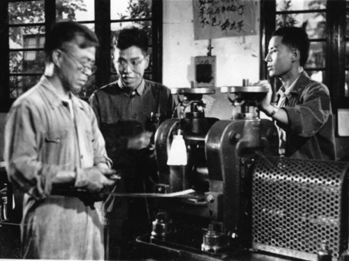 电影往事张艺谋,铁道游击队电影小坡扮演者冯笑