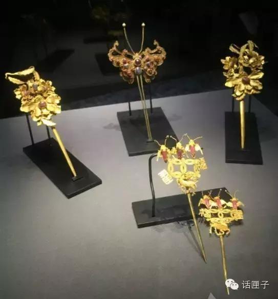 上海中心大厦127层怎么有632米,上海中心大厦632米127层内部