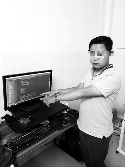 识别指定格式消息自动投注下单结算完全无需人工干预,用微信“机器人”开*场赌**,8个网络赌博团伙被一网打尽