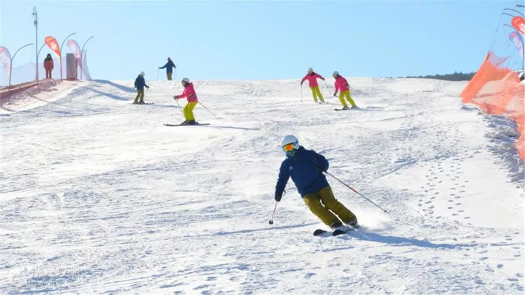 探路者业绩最新消息,探路者预计2019年净利扭亏为盈