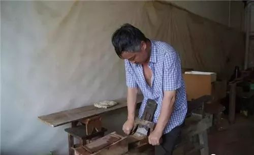 「发现」蒙自这种用刀切出来的“黄金丝”，在云南“怪”出名的！