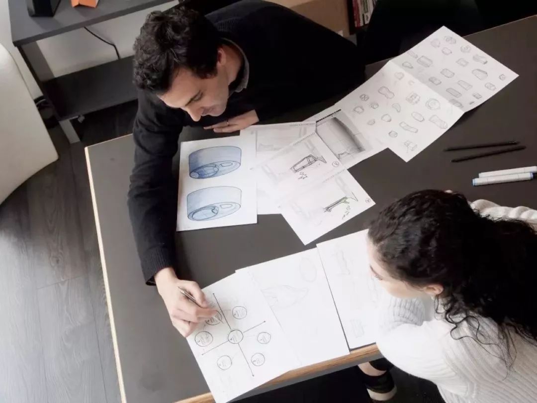 一颗球就能让茶水分离？王菲都爱不释手的丹麦茶杯