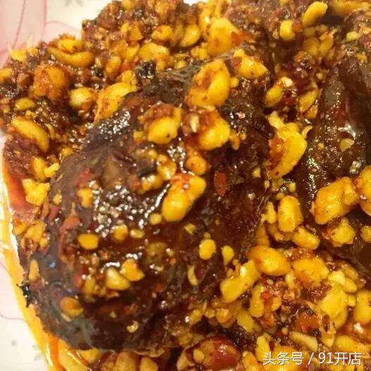 兔头一年卖100万只兔,一天卖200只的兔子