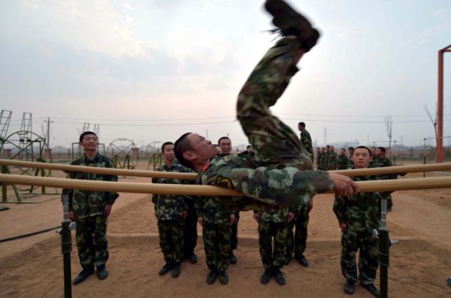 新兵训练撑不住身体,新兵在部队体能训练跟不上怎么办
