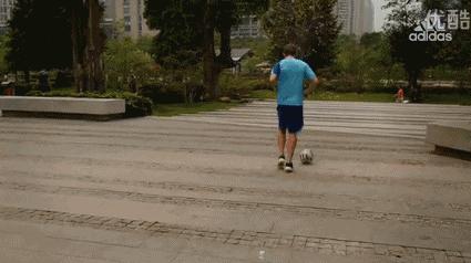 转身过人教学足球实况,足球转身过人教程新手入门