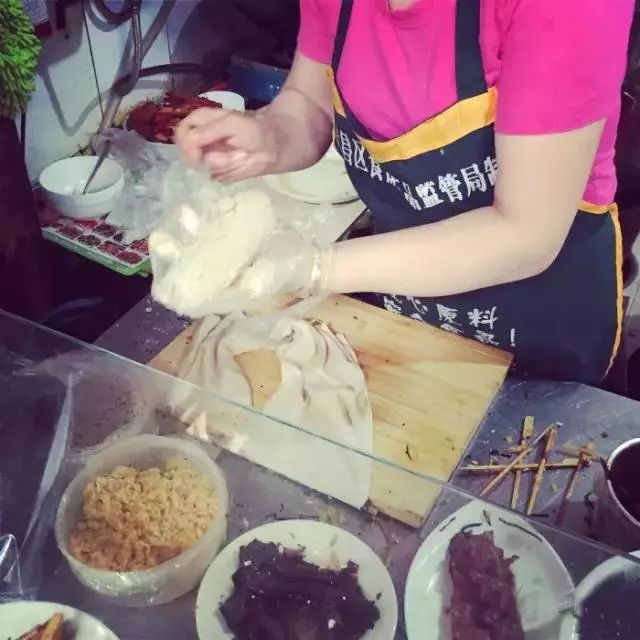 为什么武汉大学生提前放假,武汉大学生现在为什么放假