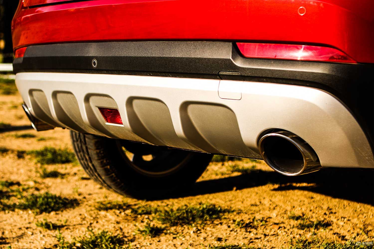 扔下了女朋友去草原试驾哈弗H2s7万块的个性小车成为了“新欢”