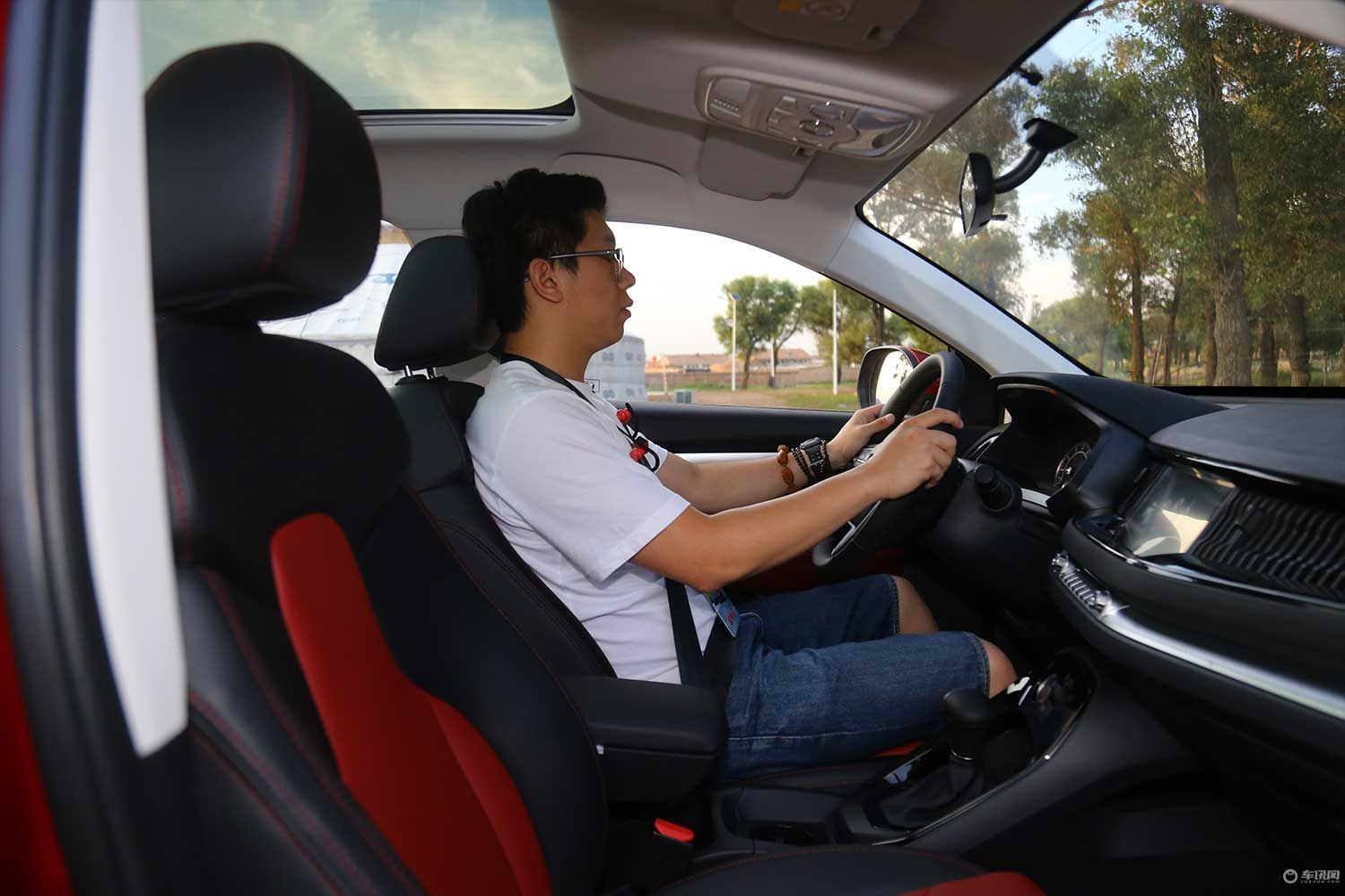 哈弗h2s蓝标值得入手吗,2018款哈弗h2s红标版试驾