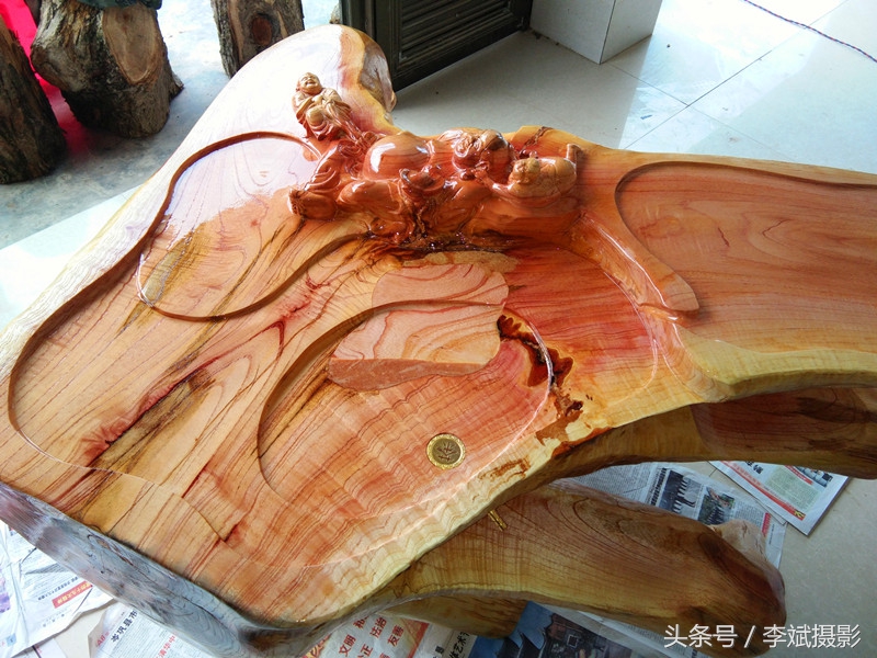 百年红香椿根雕,根雕香椿茶台图片