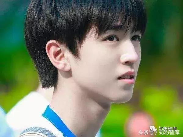 宝宝耳朵里小孔,宝宝耳朵上有个小孔怎么处理