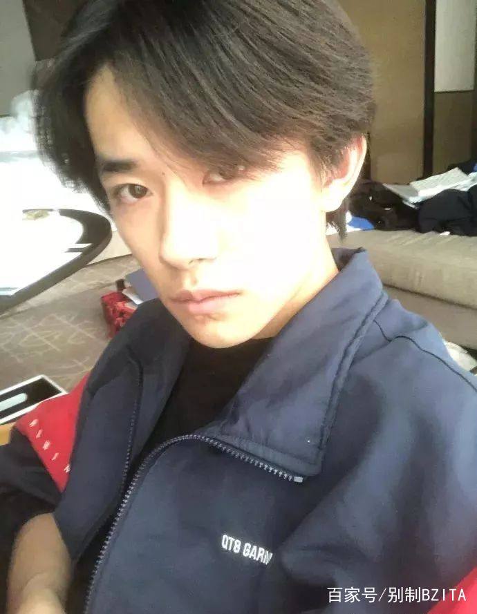 易烊千玺的少年感,广末凉子、袁咏仪、宣萱这些女星们从来都不缺